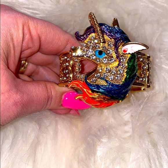 Jewelry - New without tags cuff bracelet/brooch